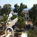 Santorini Hotel 3*