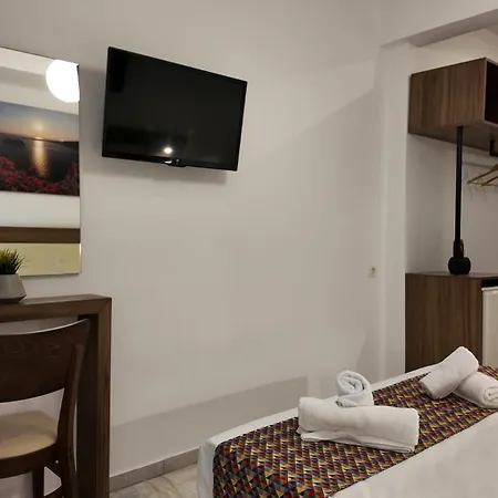 Hotel Santorini 3*