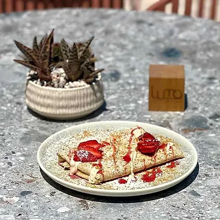 Santorini Hotel 3*
