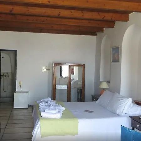 Santorini Hotel 3*