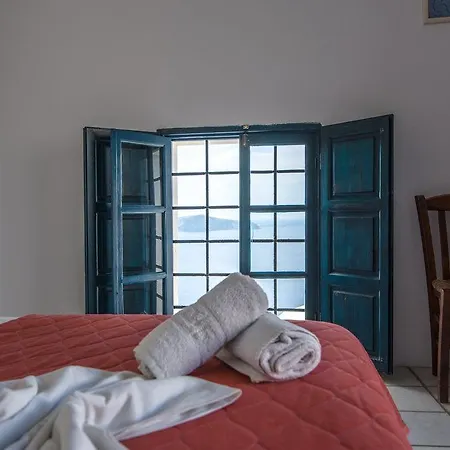 Santorini Hotel 3*